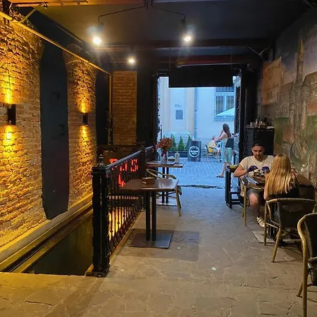 на вулиці лесі українки 19 Lviv