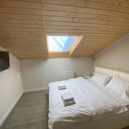 на вулиці лесі українки 19