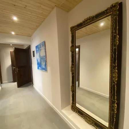 на вулиці лесі українки 19 *